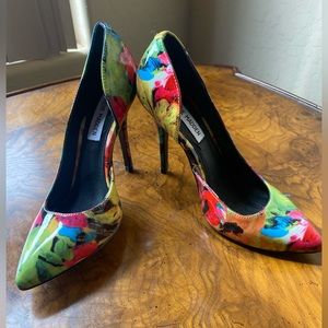 Steve Madden GROOVI Mulicolor Pumps Size 6